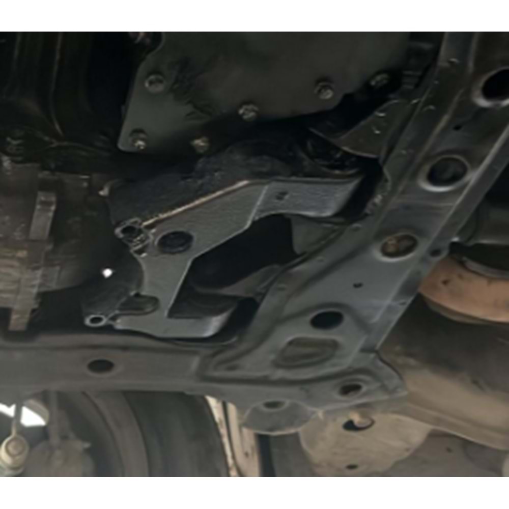 Suzuki Grand Vitara 06-12 ÖN DİFERANSİYEL BAĞLANTI BRAKET KOMPLE