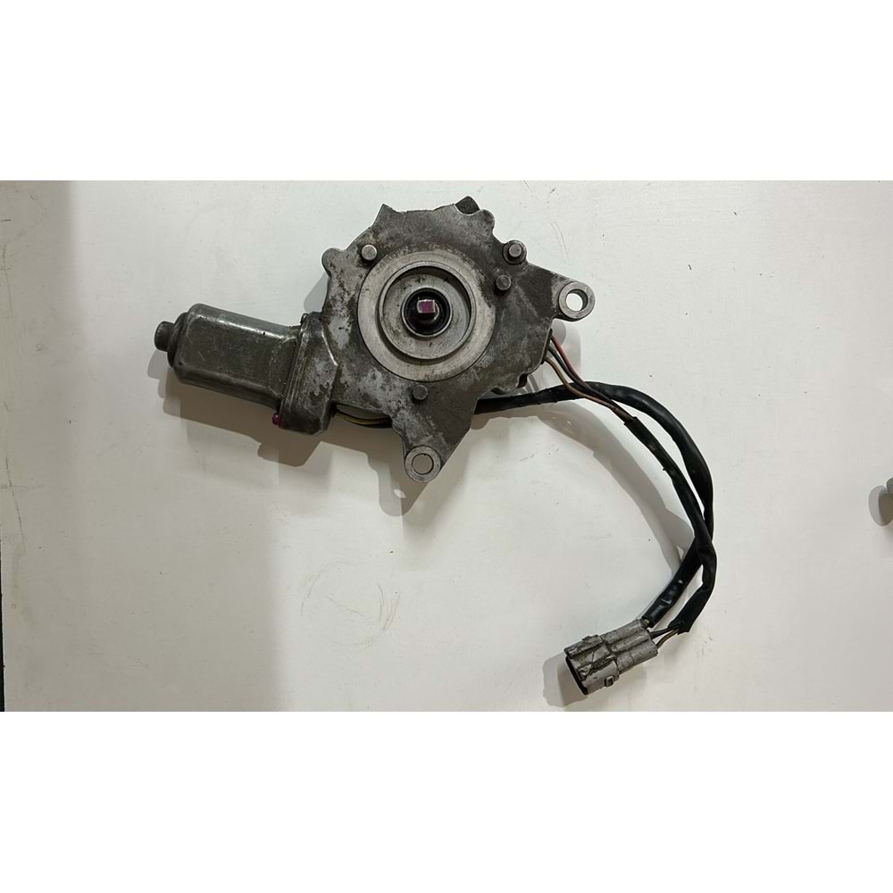 Suzuki Grand Vitara 06-12 Arazi Şanzıman Kumanda Motoru